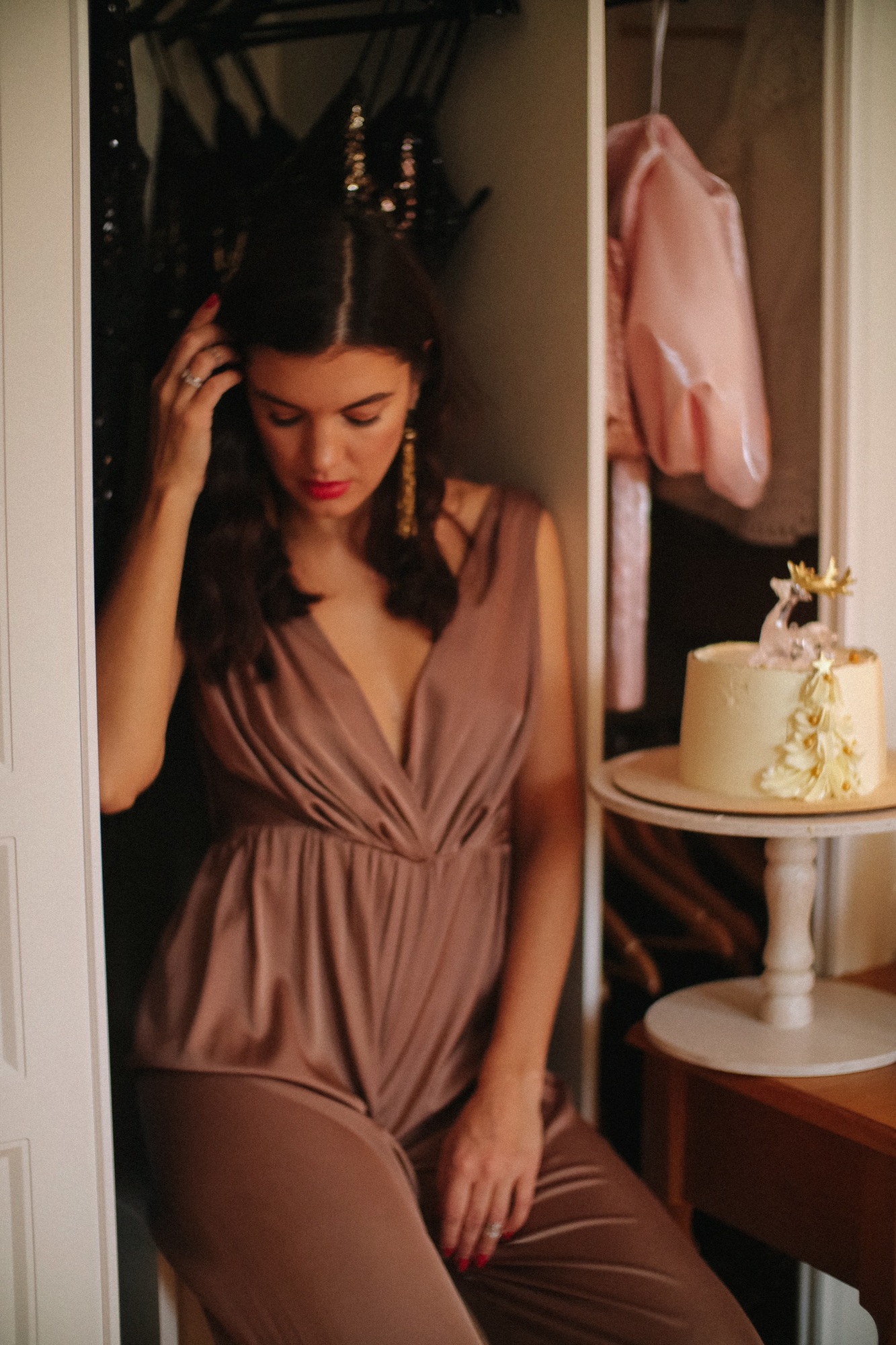 Шоколадный шелковый комбинезон