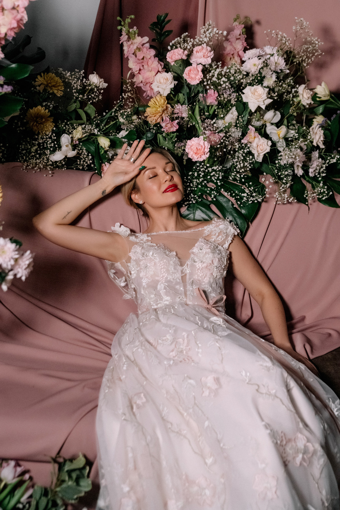 Daria Karlozi цветочное