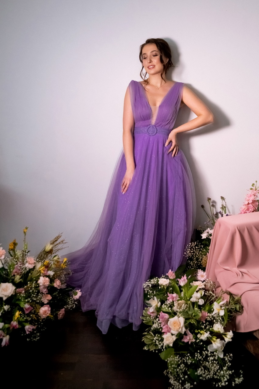 Лавандовое фатиновое платье с мерцанием