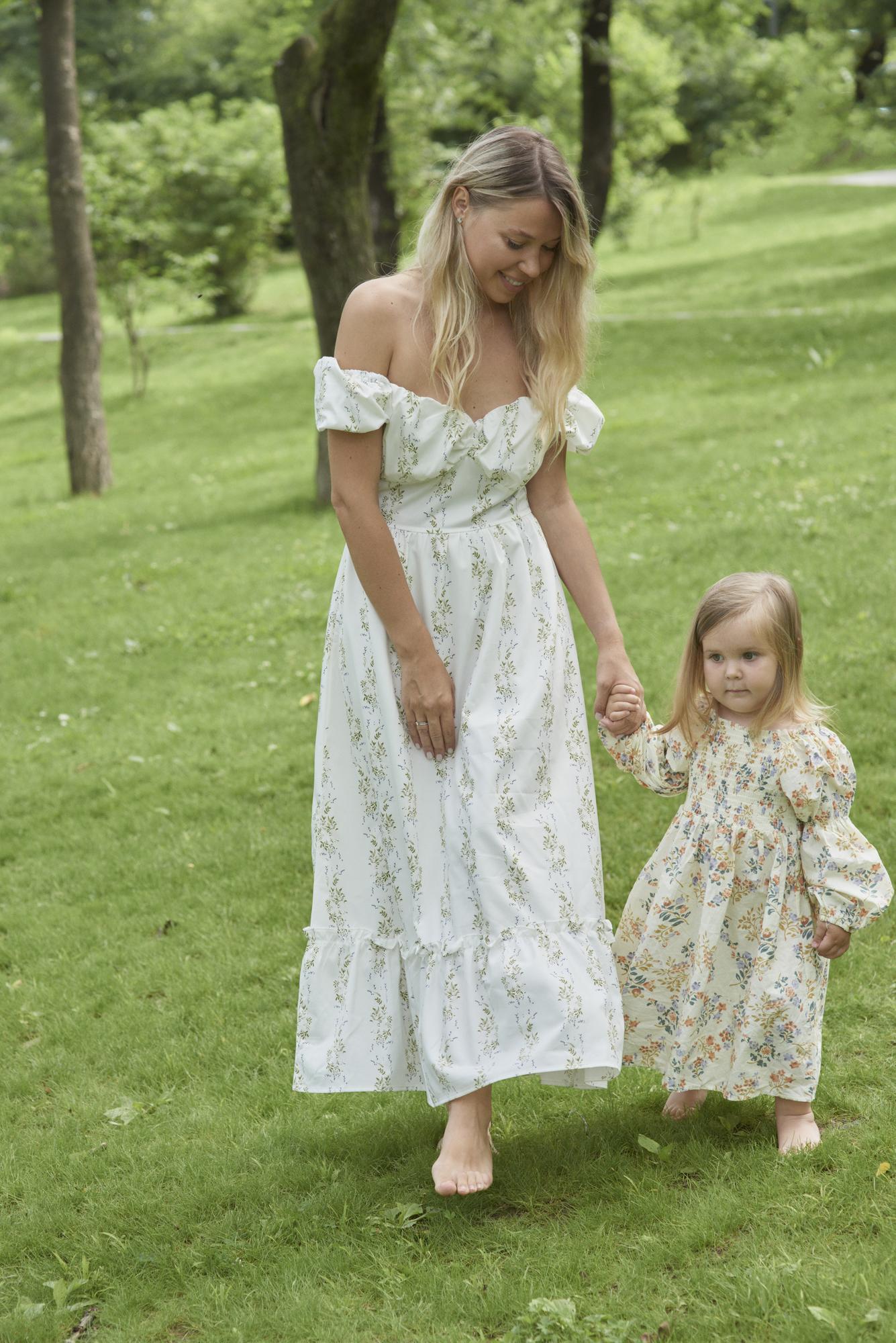 Молочное миди в зеленый цветочек