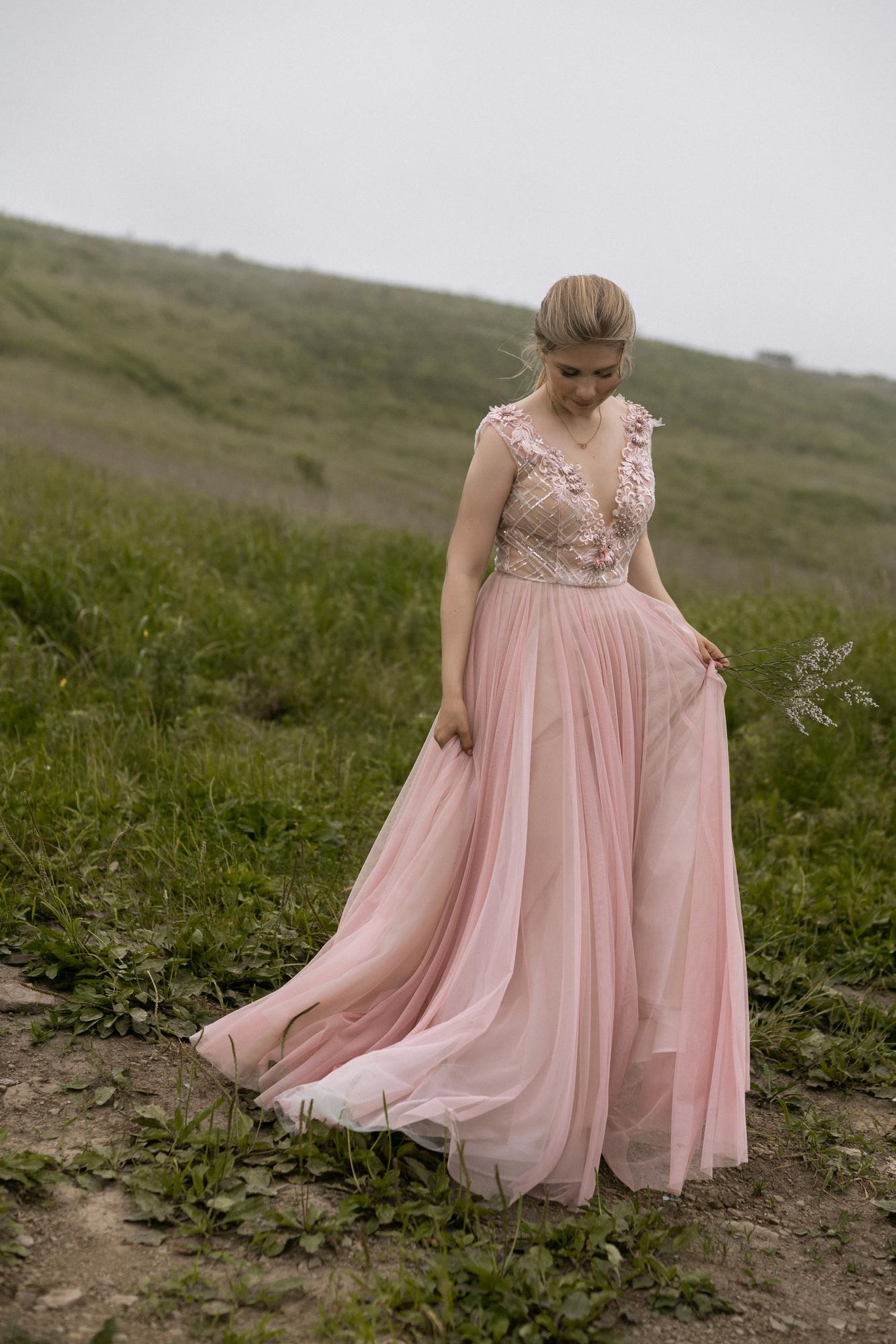 Платье в дымчато-розовом оттенке Romi