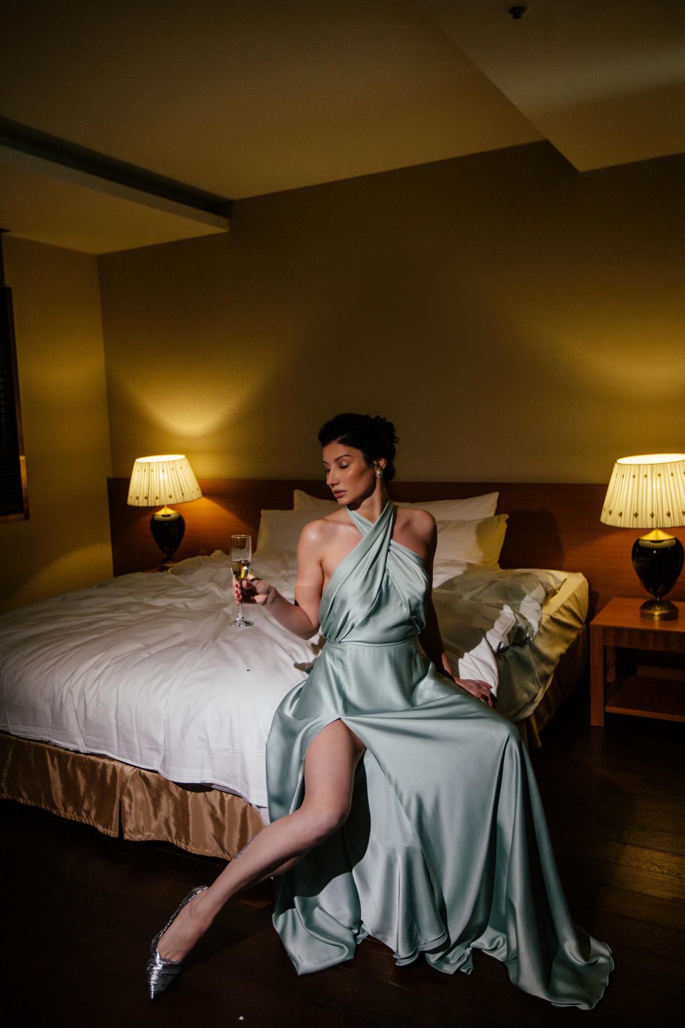 Пэрис шалфей шелковое с разрезом