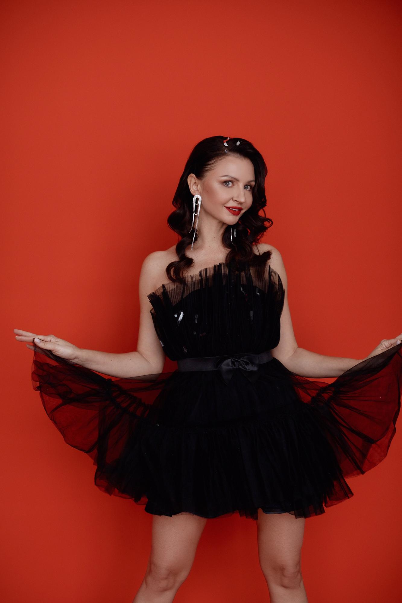 Чёрное короткое плиссированное