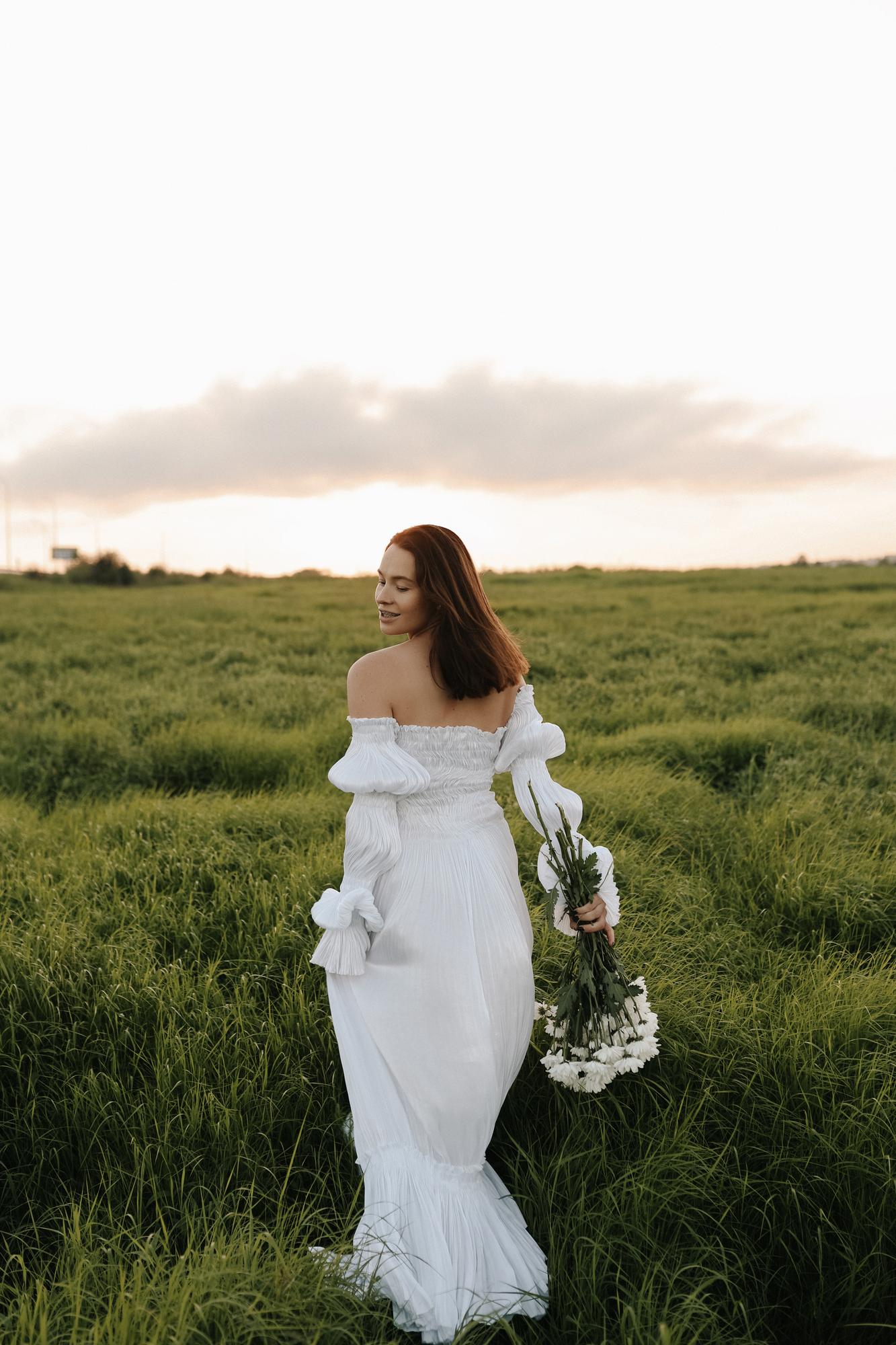 Белое плиссировка гофре с рукавами