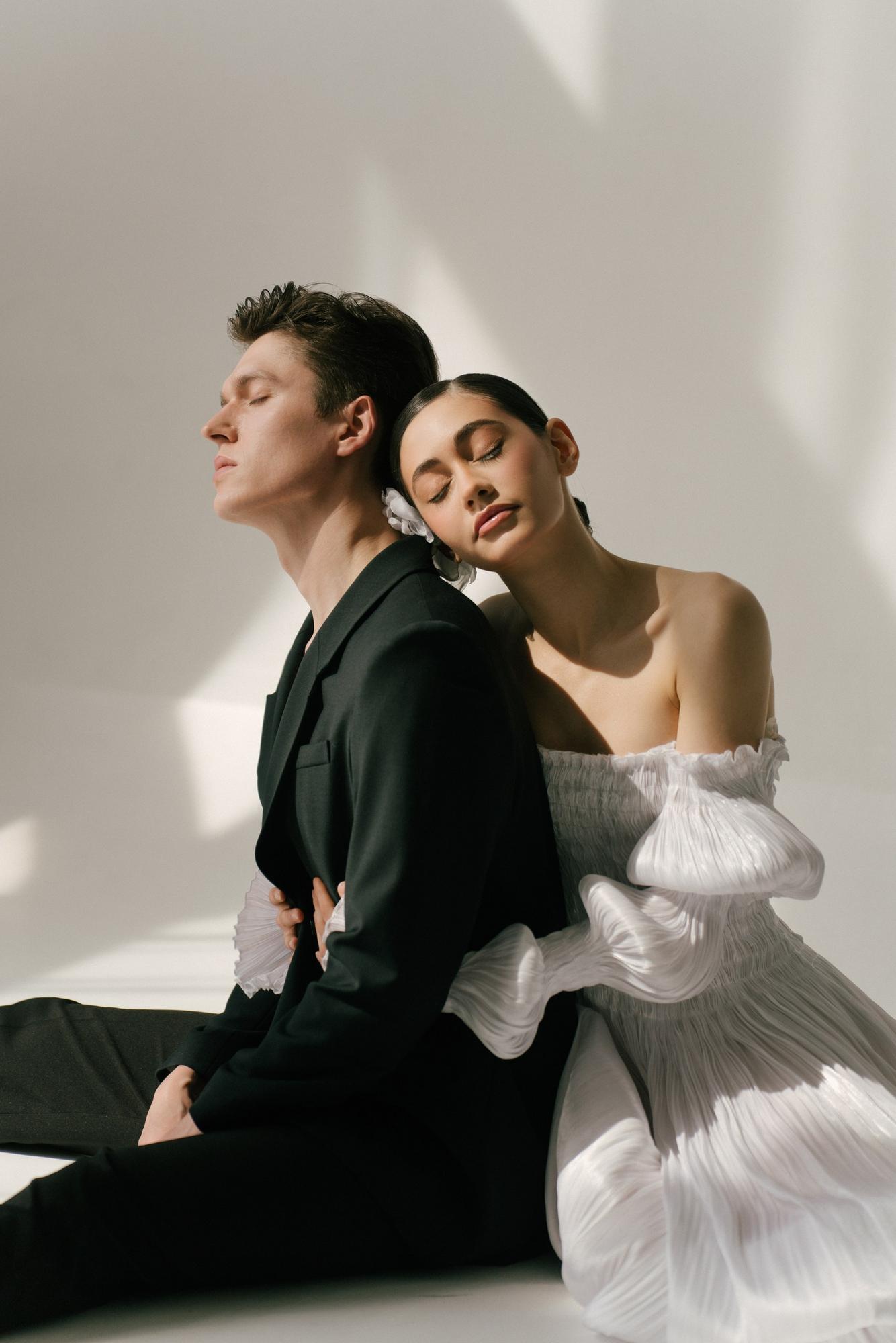 Белое плиссировка гофре с рукавами