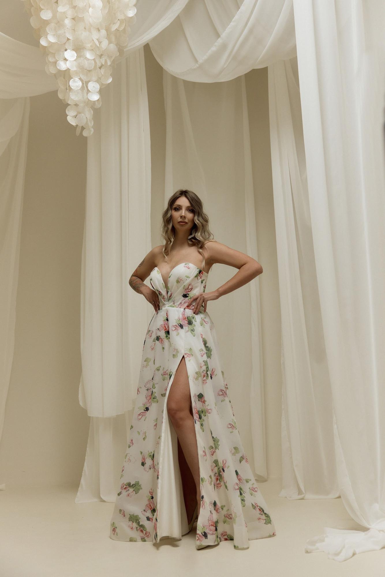 Молочное цветочное со съемным рукавом, органза