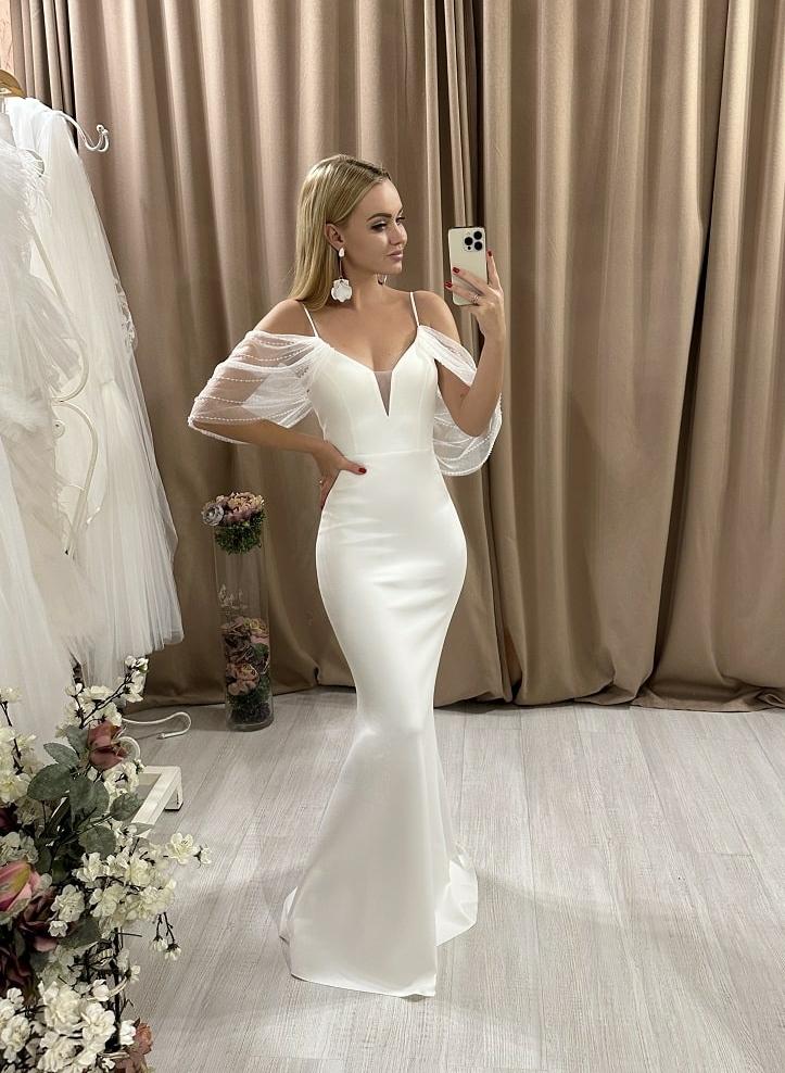 Силуэтное платье на свадьбу с плечиками Like Miracle - Krista