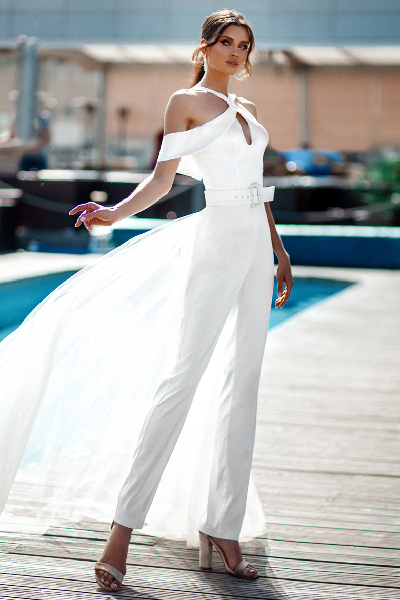 Свадебный костюм для невесты