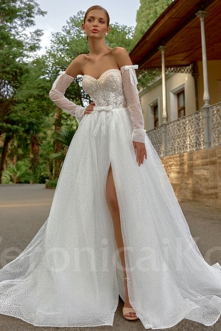 свадебные платья с разрезом на ноге