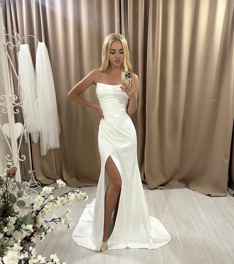 Свадебное платье со шлейфом Like Miracle - Polly