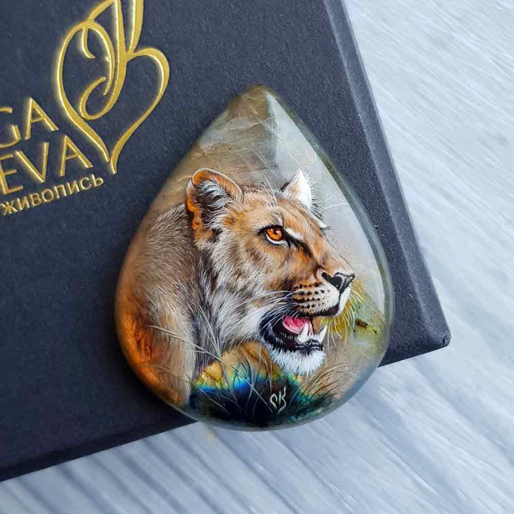 УКРАШЕНИЯ С ЛЬВИЦЕЙ