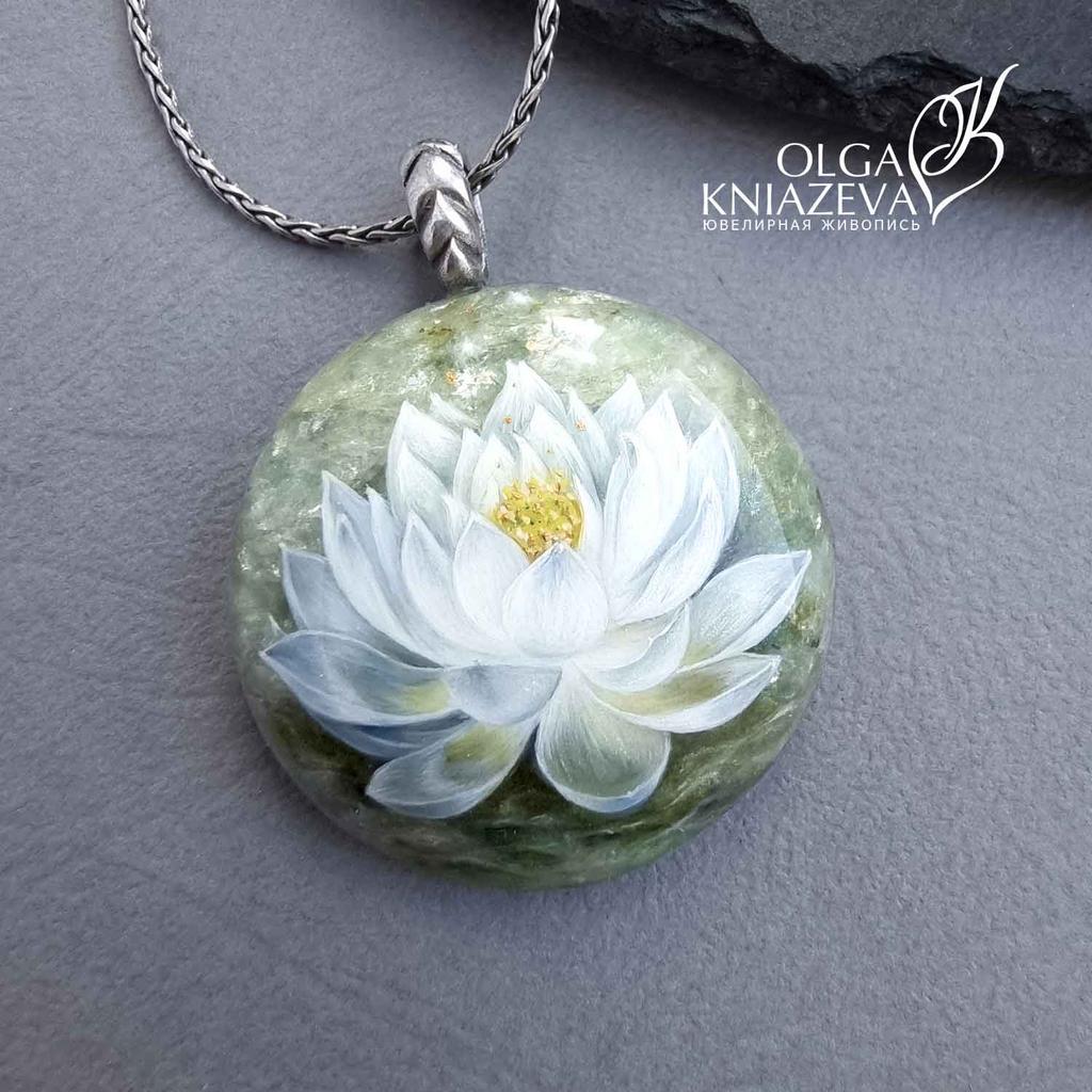 Кулон с лотосом