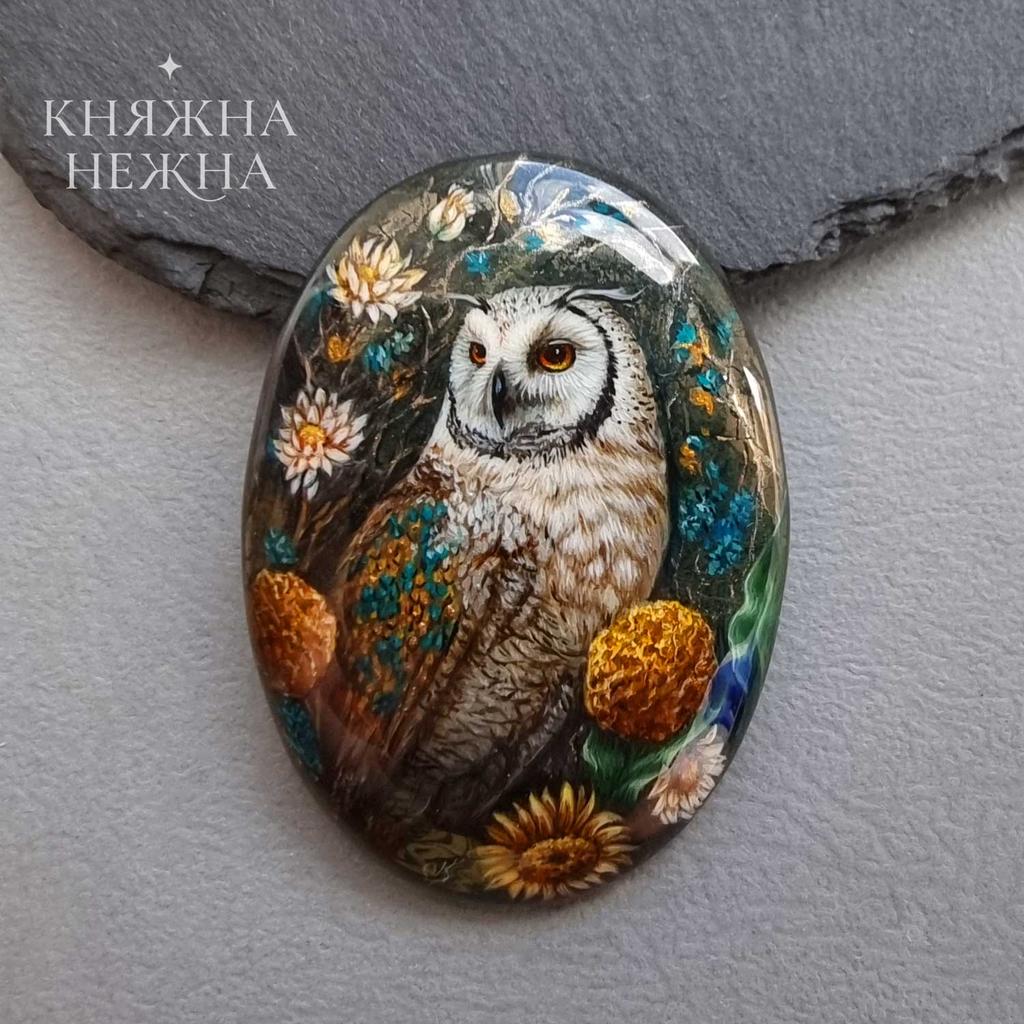 Кулон с ювелирной живописью на камне Сова