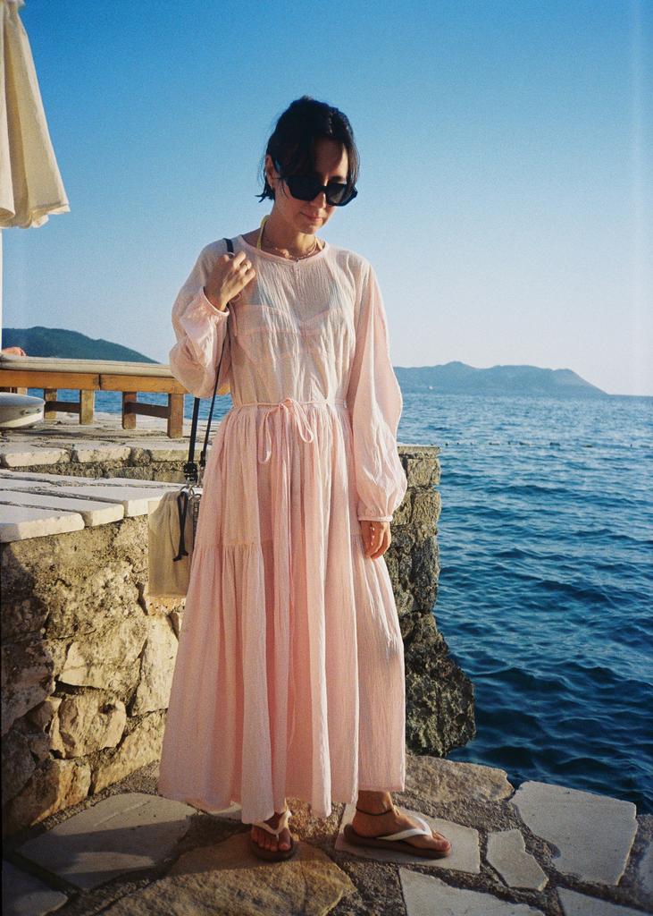 Pink dress of crushed cotton