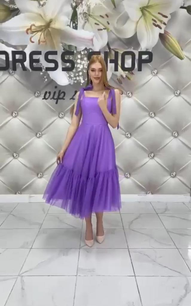 425