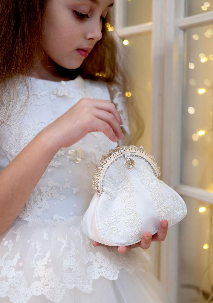 Фермуар молочный атлас