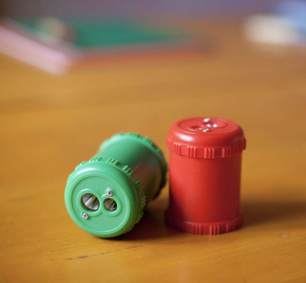 Точилка для заточки карандашей-гигантов 2 отверстия (Меркуриус)