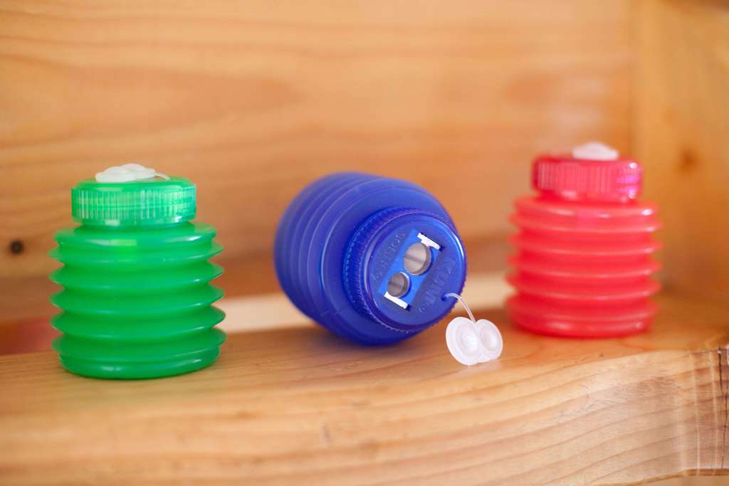 Точилка, 2 отверстия, пластик, для левшей (Меркуриус)