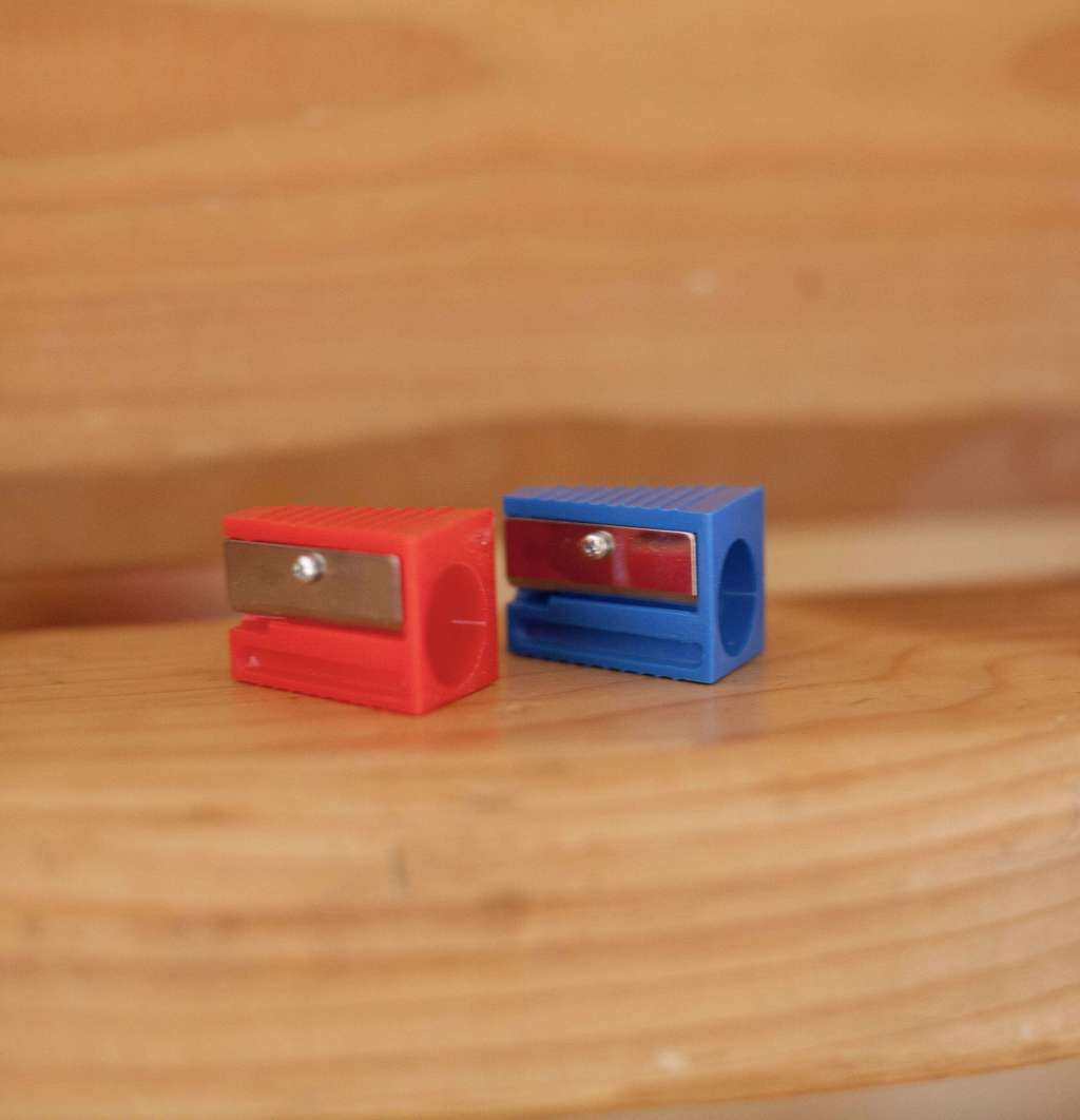 Точилка для заточки треугольных карандашей Yorik (Йорик)