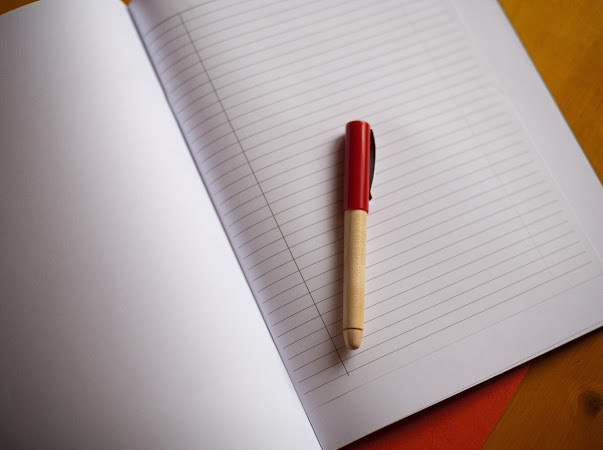 Тетрадь композиционная 21*30 см вертикальная - для поэзии, 60 страниц (оранжевая обложка)