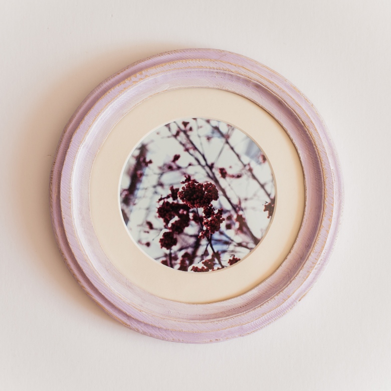 Круглая сиреневая