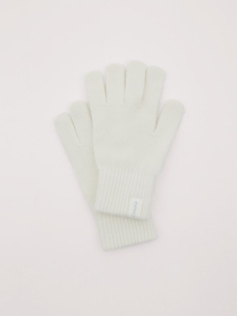 Перчатки белого цвета