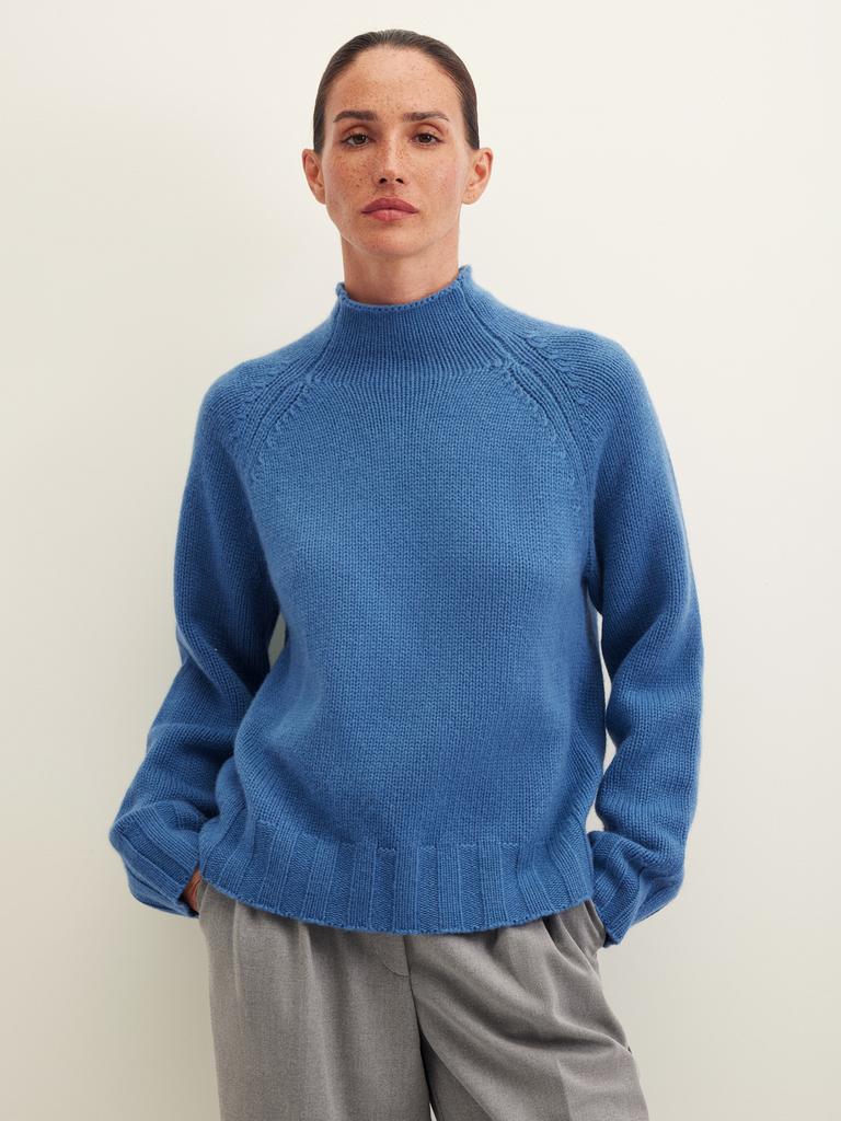 Свитер с кашемиром синего цвета