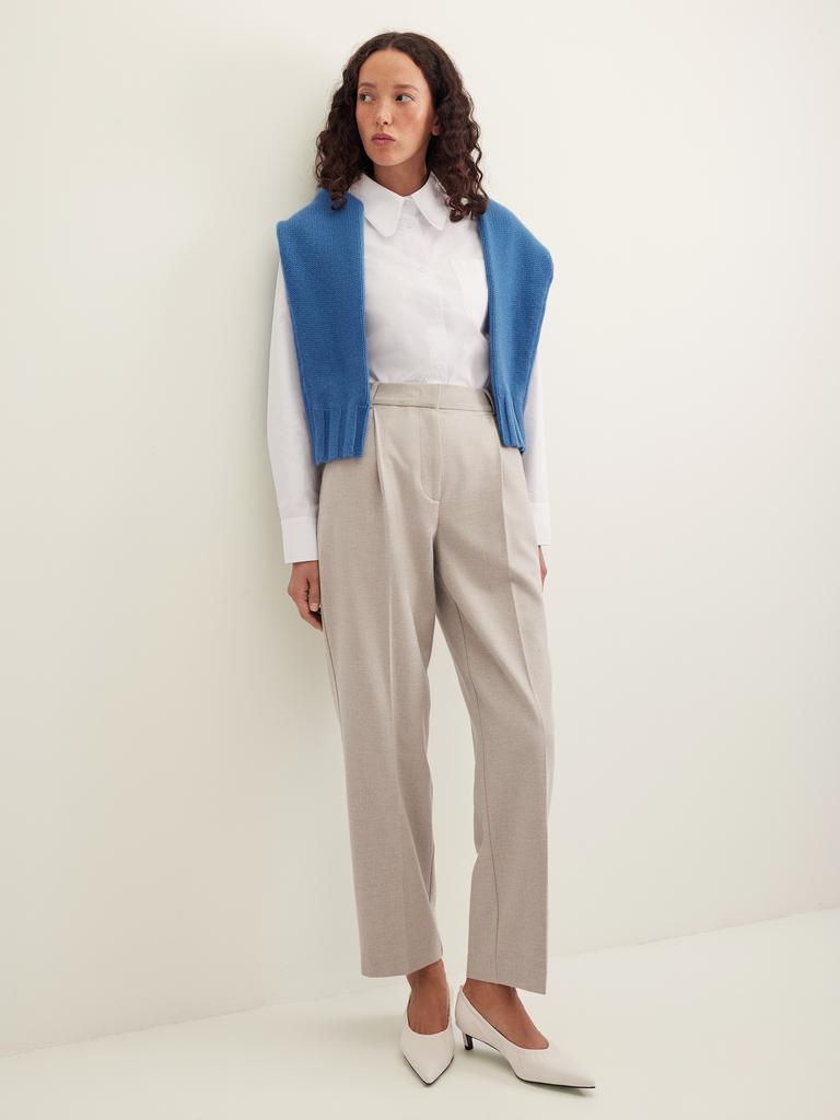 Брюки-сигареты светло-серого цвета