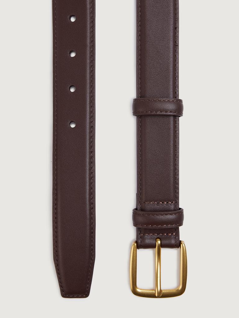 Кожаный ремень темно-коричневого цвета с золотистой пряжкой