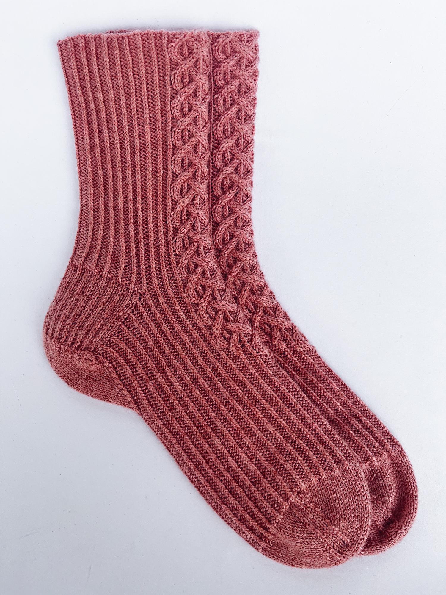 Вязаные носки женские