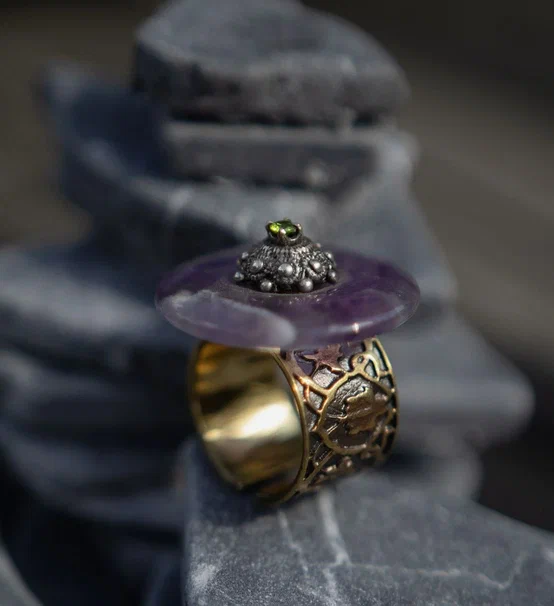 Кольцо с диском из аметиста