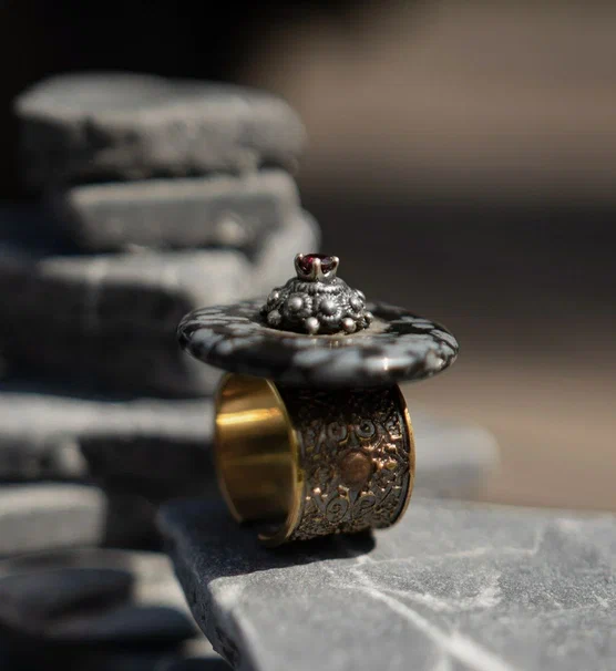 Кольцо с диском из яшмы