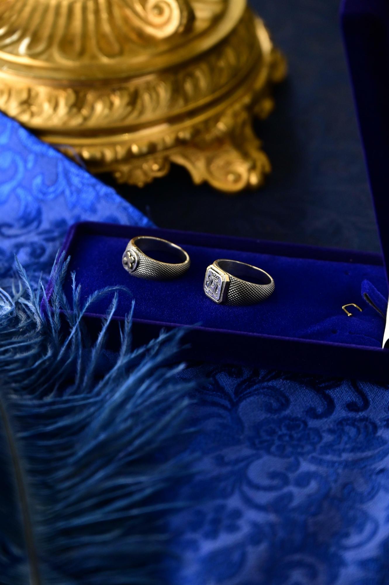 Реплики подлинных кандальных колец четы Трубецких