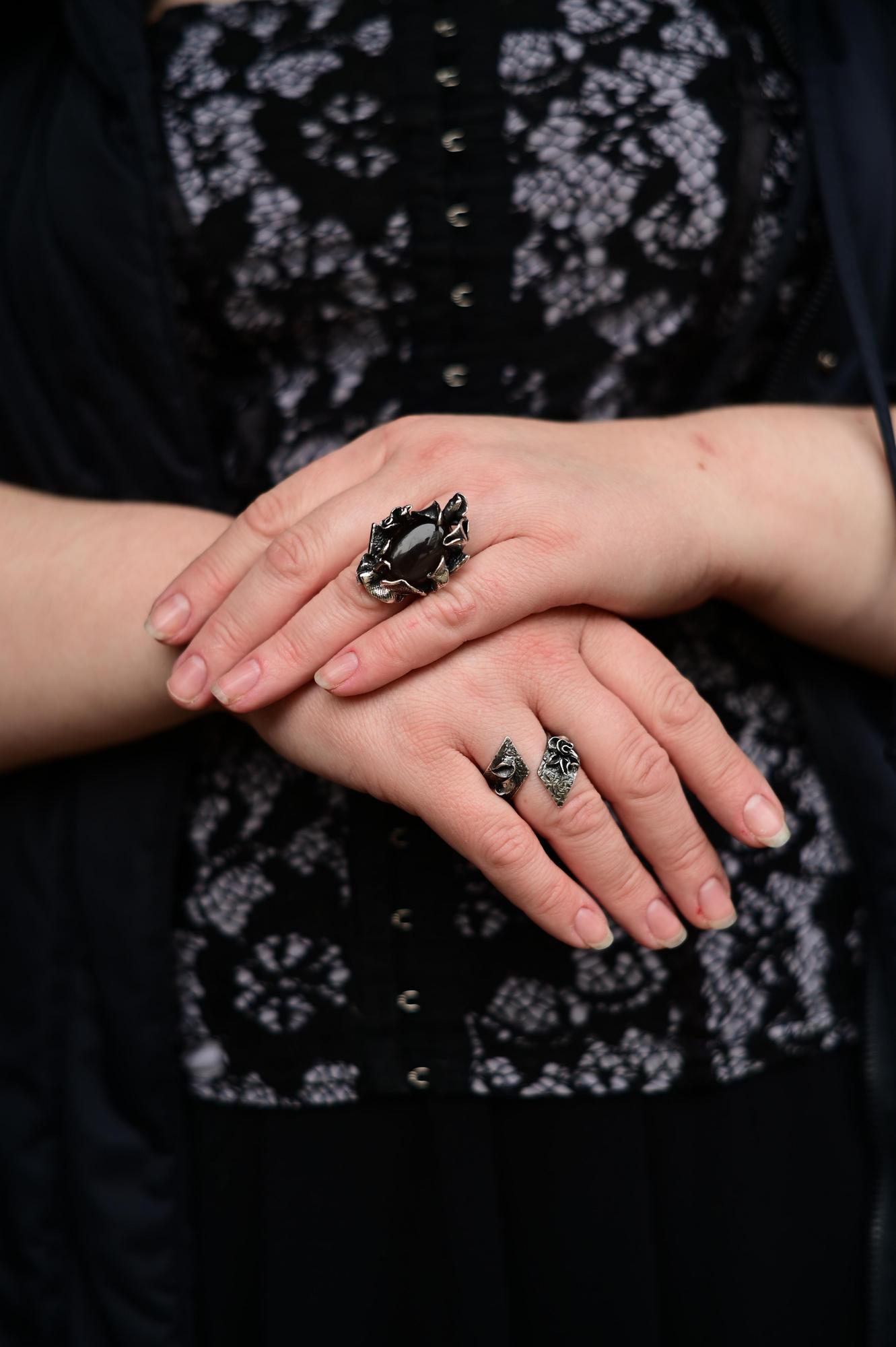 Коллекция "Цветы с окраины космоса" выпускницы 5 потока Марии Моженковой