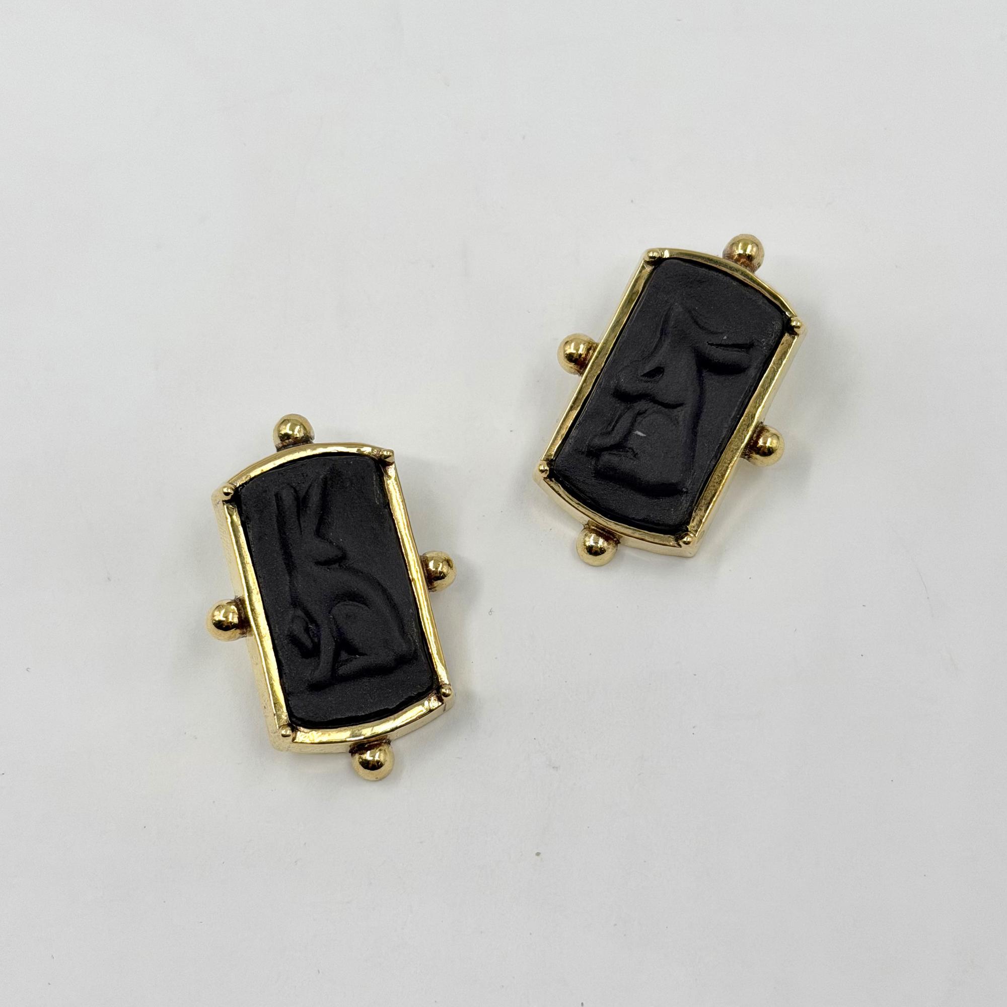Серьги с рельефом кролика -50%
