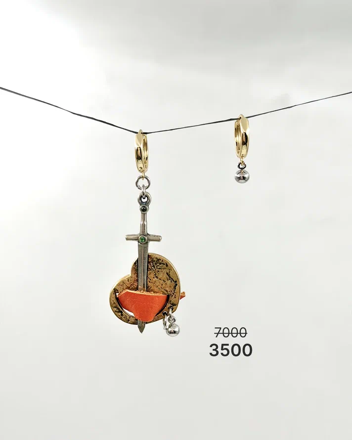Ассиметричные серьги "Пронзающий сердце" -50%