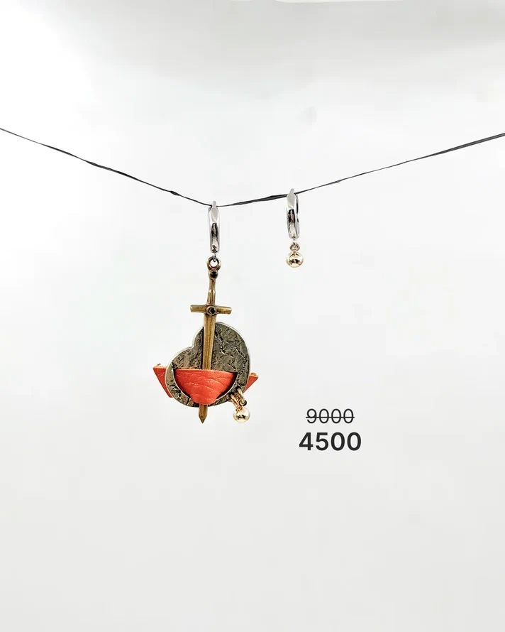 Ассиметричные серьги "Пронзающий сердце" -50%