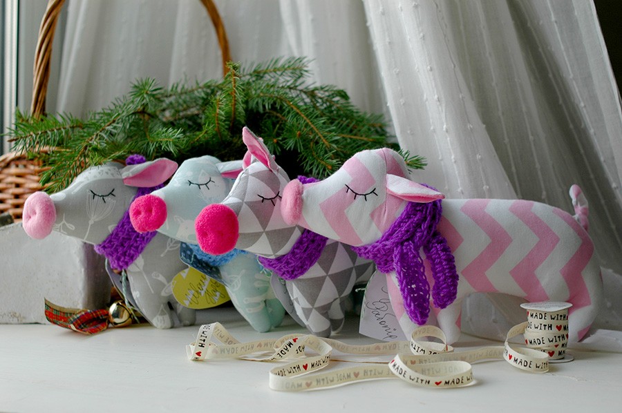 свинки в шарфиках