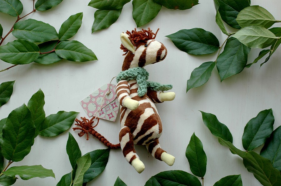 зебра в шарфе