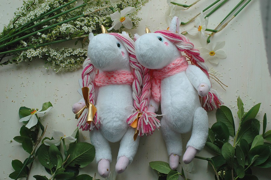 Белые единороги