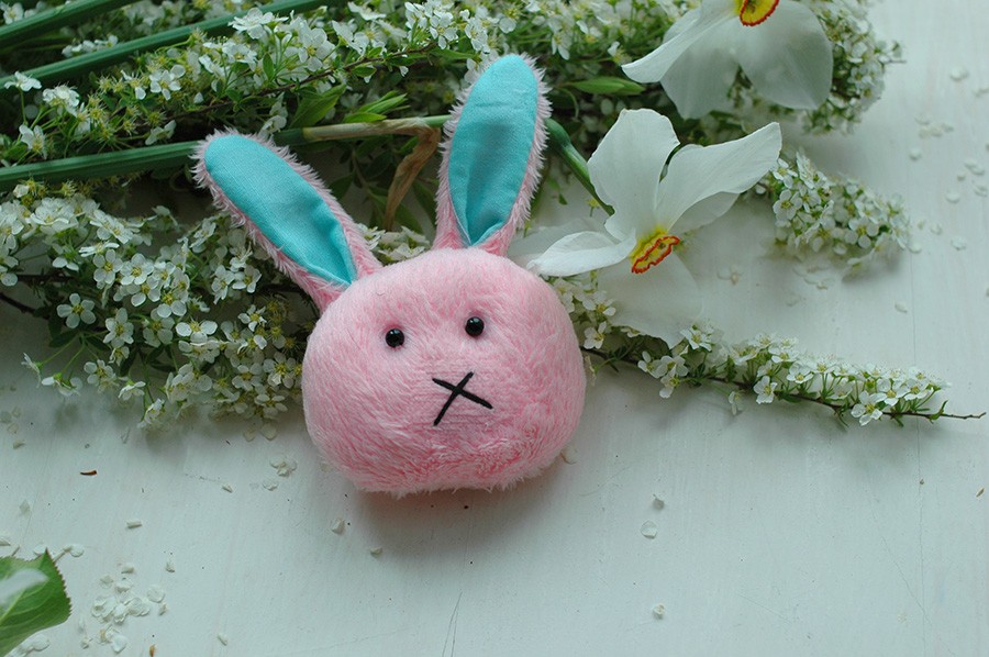 брошка зайка