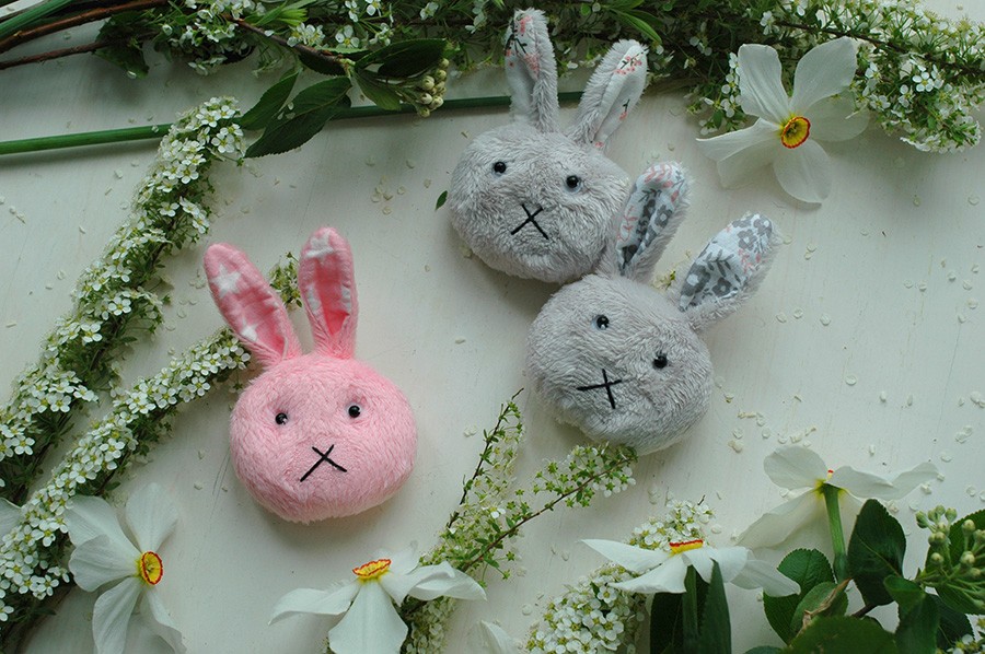 броши зайцы