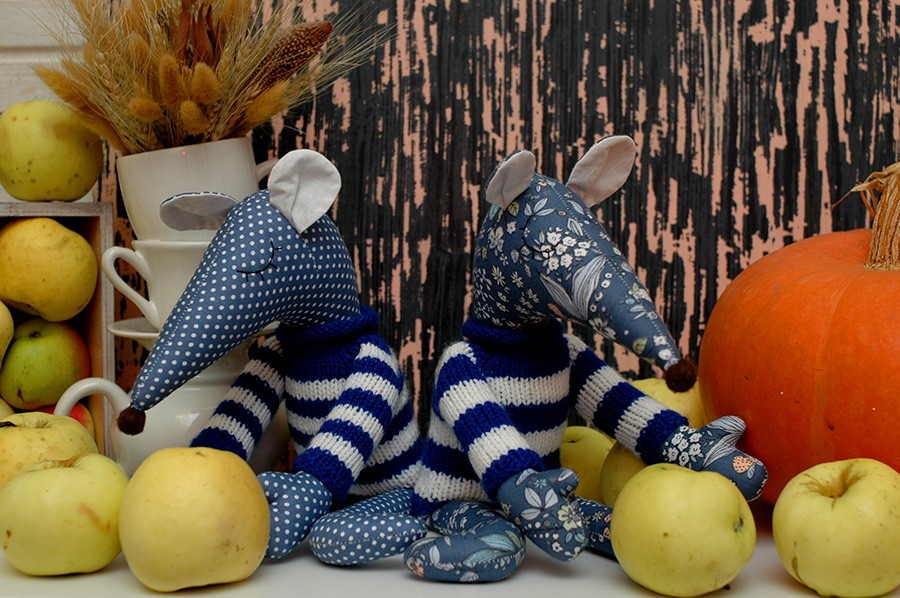 Мышки в свитерах