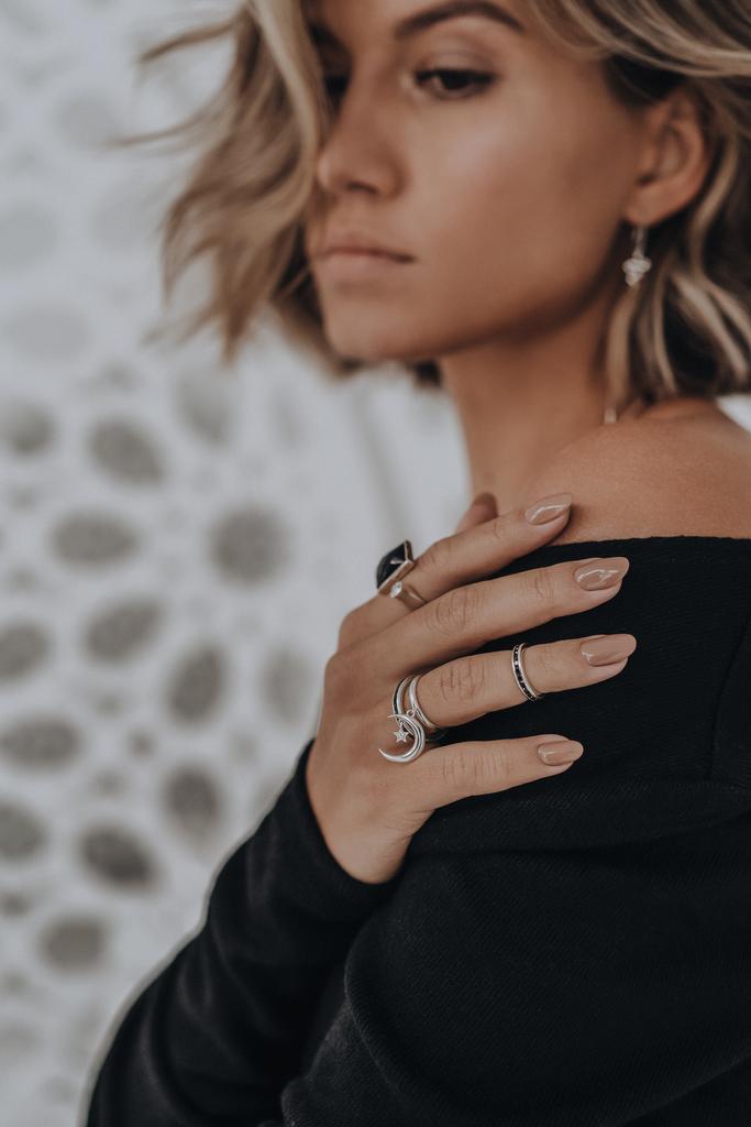 Кольцо на фалангу с дорожкой черных цирконов (Ag 925)