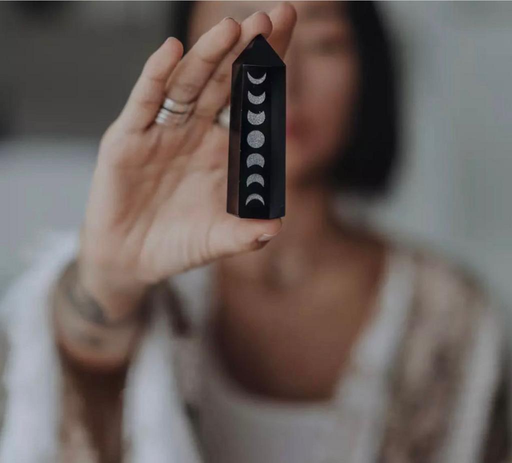 Кристалл обсидиан с фазами луны XL (70-110гр)