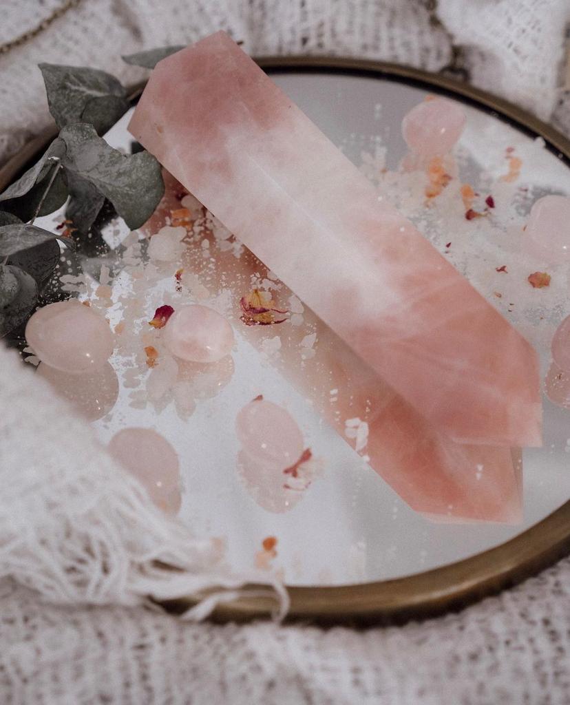 Кристалл розовый кварц L (50-70 гр)