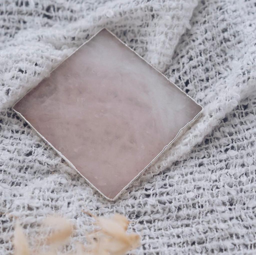 Срез квадратный из розового кварца (серебро)