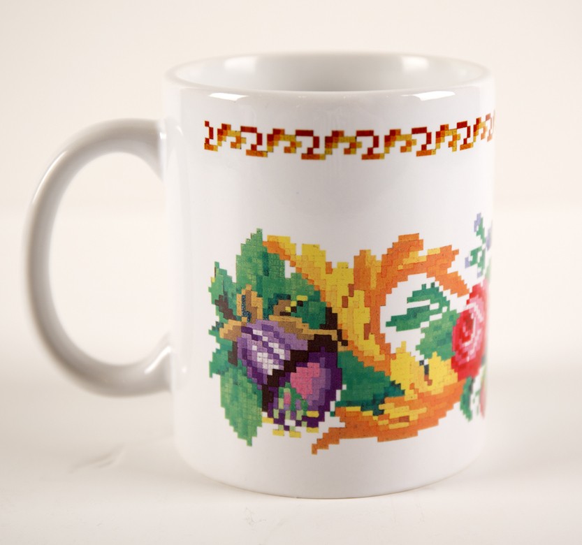 Кружка «Гирлянда с листьями аканта и розами»