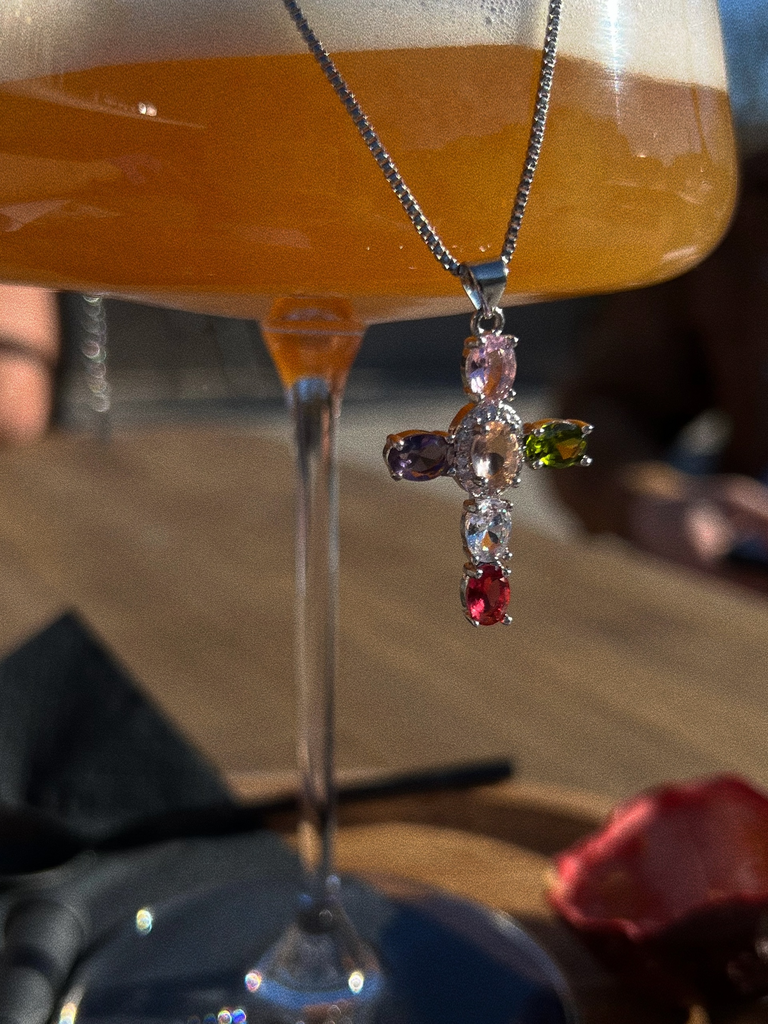 КРЕСТ НА ЦЕПОЧКЕ