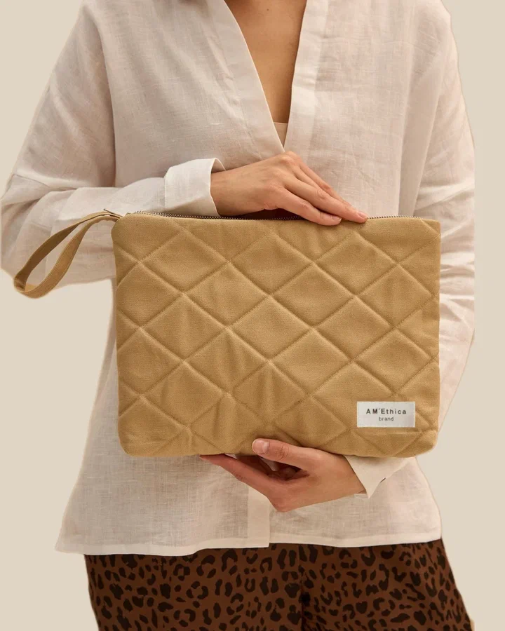 ЧЕХОЛ ДЛЯ НОУТБУКА NUDE